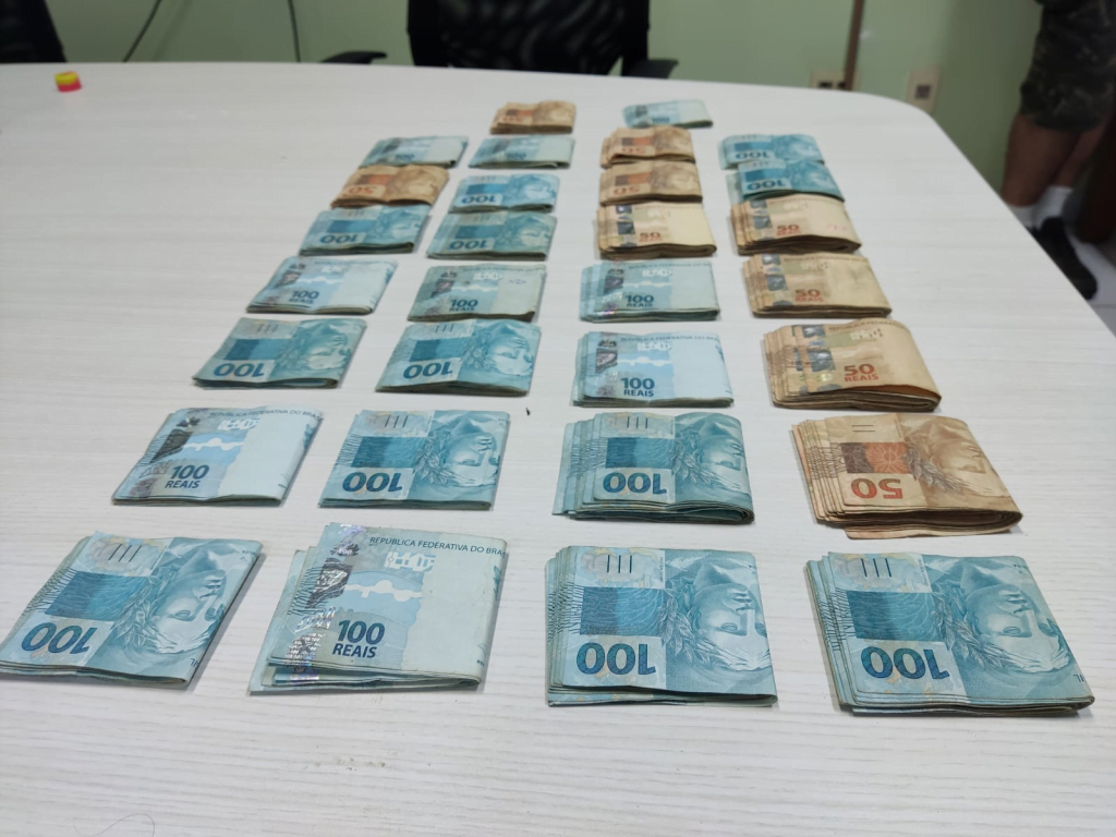 Polícia Civil apreende R$ 30 mil que seriam destinados ao pagamento de uma dívida de drogas em Itajaí 1 image 1