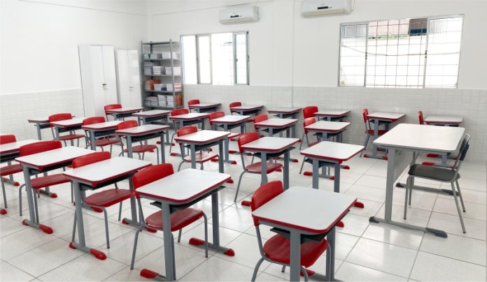 Alunos retornam às aulas nesta segunda-feira