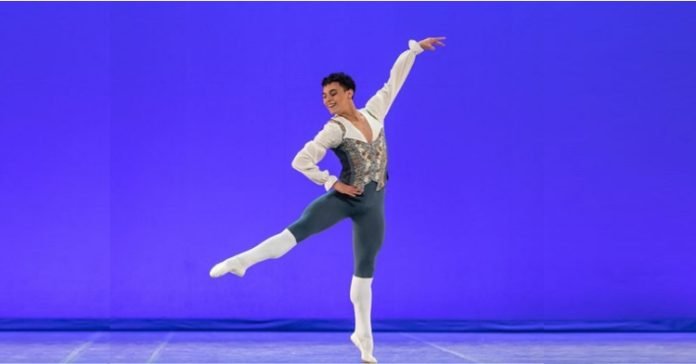Bailarinos que já foram destaque no Festival de Dança de Joinville representam o Brasil no Prix de Lausanne, na Suíça