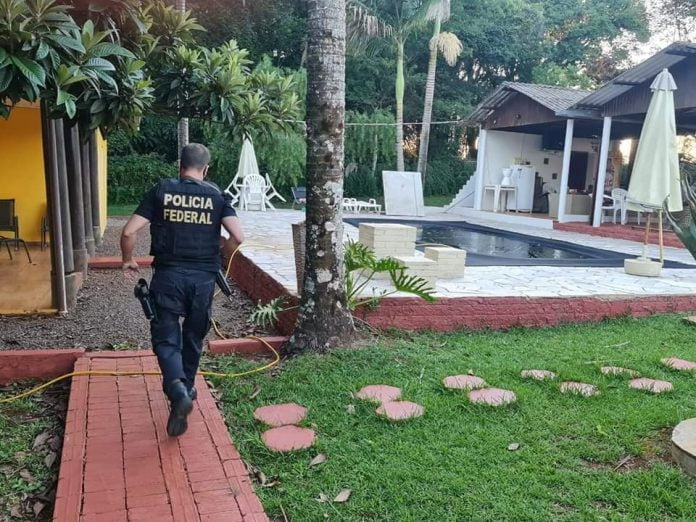 Casal de traficantes internacional comandava posto de combustíveis em Itajaí para lavar dinheiro de quadrilha