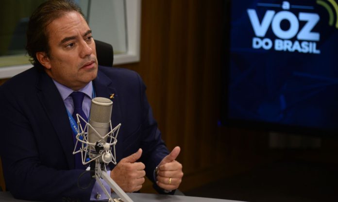 Saque do abono salarial vai até 31 de março, diz presidente da Caixa