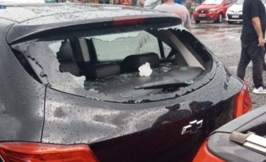 Temporal e granizo causam estragos em Joinville