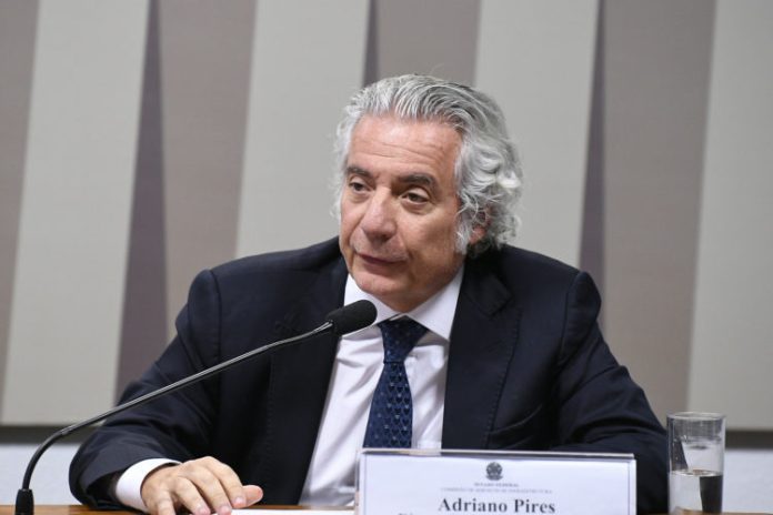 Bolsonaro indica Adriano Pires para presidência da Petrobras no lugar de Silva e Luna
