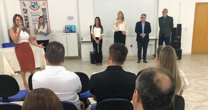 Comitiva do MEC visita Escola Francisco Victor Alves em Itapema