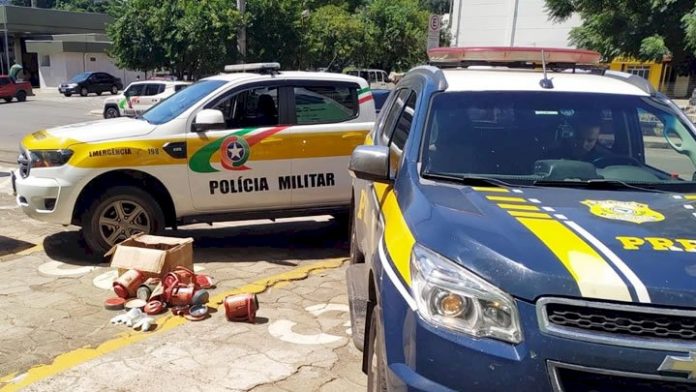 PMSC e PRF encontram cocaína no interior de garrafas térmicas