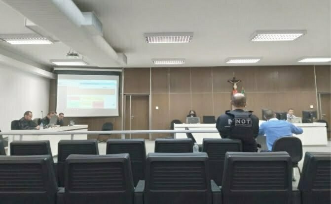 Penas de 82 e 68 anos de prisão para dois réus condenados por chacina em hotel de Florianópolis