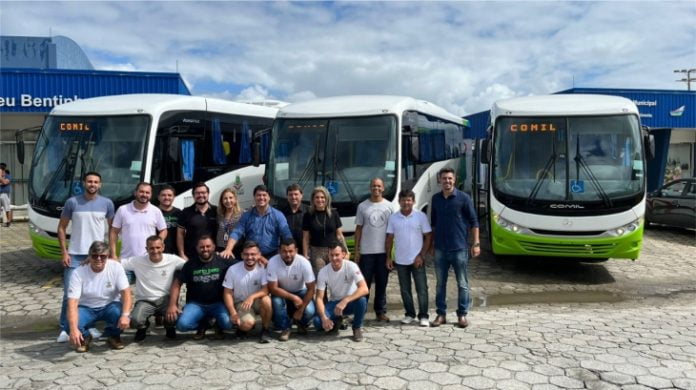 Porto Belo realiza a entrega ônibus para transporte universitário