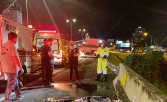 Homem morre após ser atropelado na BR-101 em Itapema