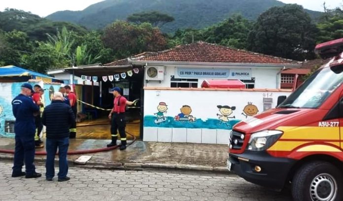 Incêndio deixa creche parcialmente destruída em SC