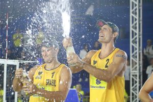 Volei No masculino Andre Stein e George venceram os tchecos Perusic e Schweiner e foram os campeoes da etapa