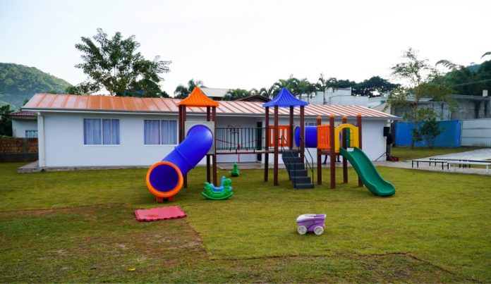 Prefeitura entrega salas modulares e cria mais de 200 vagas em Bombinhas