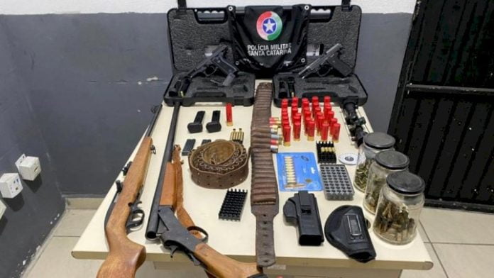Quatro armas de fogo são apreendidas em Criciúma
