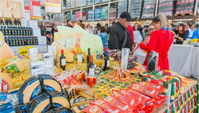 Balneário Camboriú recebe o festival Mundo dos Vinhos em loja do Fort, neste sábado (25)