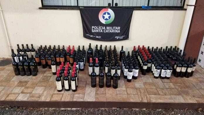 Mais de 200 garrafas de vinho são apreendidas em São Lourenço do Oeste