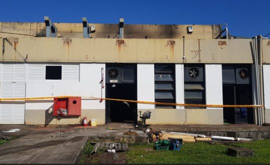 Incêndio em indústria de pescados é controlado pelos Bombeiros em Porto Belo