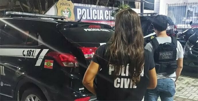 Motorista de aplicativo é preso por estuprar adolescente que voltava da escola em SC, diz polícia