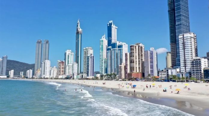 Projeto de reurbanização da Praia Central será apresentado em audiência pública