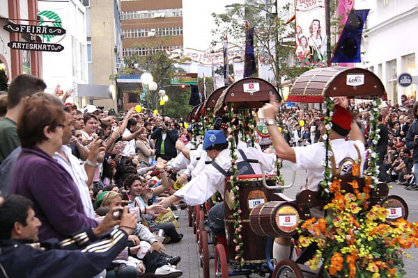 Vai começar a 37ª Oktoberfest Blumenau_ saiba como aproveitar a festa
