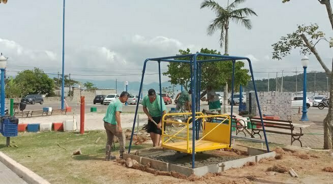 Porto Belo inicia instalação de brinquedos acessíveis às crianças com deficiências