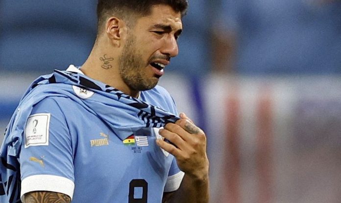 Uruguai vence Gana, mas triunfo sul-coreano elimina ambos da Copa