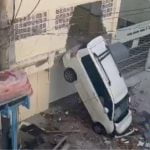 Carro despenca de garagem e atinge uma pessoa e um bebe em BC