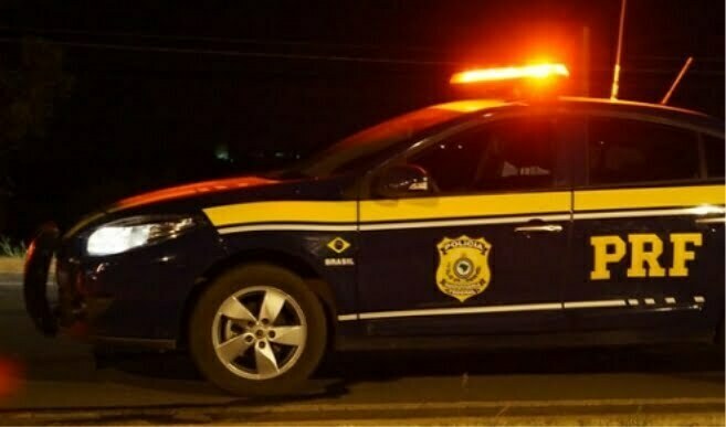 Colisão entre carro r moto, deixa um morto na BR-101, em Itapema