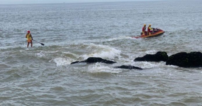 Corpo de adolescente desaparecido no mar em Navegantes é localizado
