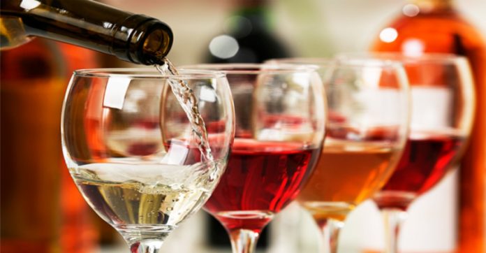 Dr Cuidado realiza degustação de vinhos em Itajaí