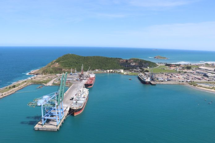 Porto de Imbituba celebra melhor fevereiro de sua história