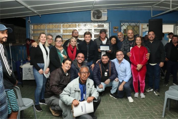 Prefeitura entrega 21 matrículas de terrenos no Bairro São Judas
