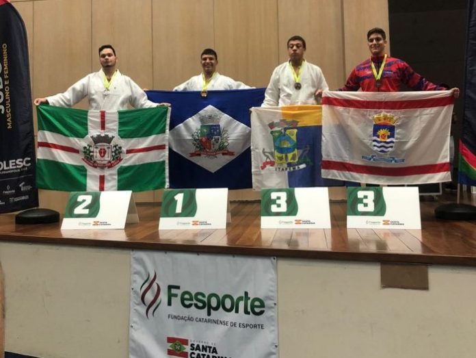 Atleta de Itapema conquista medalha de bronze na Olesc