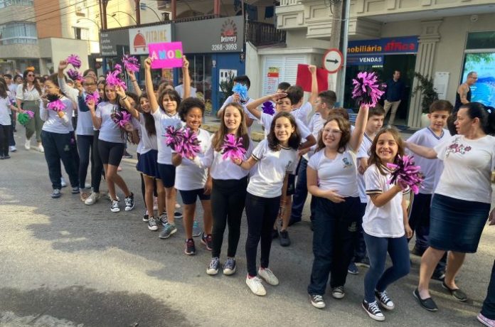 Escola Educar promove Caminhada dos Direitos das Pessoas com Deficiência