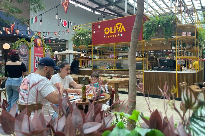 Forneria Oliva traz conceito da autêntica pizza italiana ao Porto Belo Outlet Premium