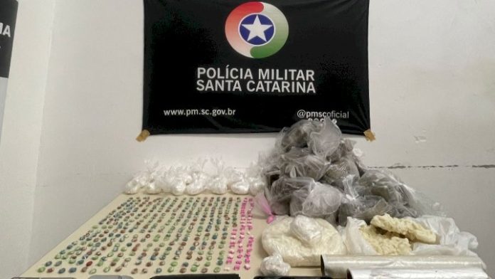 Homem é preso por tráfico de drogas em Palhoça