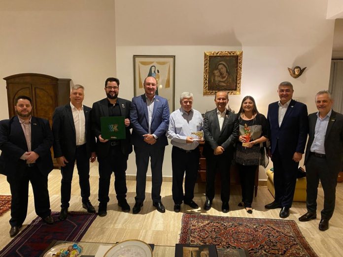 Reunião com embaixador no Panamá trata de novas oportunidades econômicas com Santa Catarina