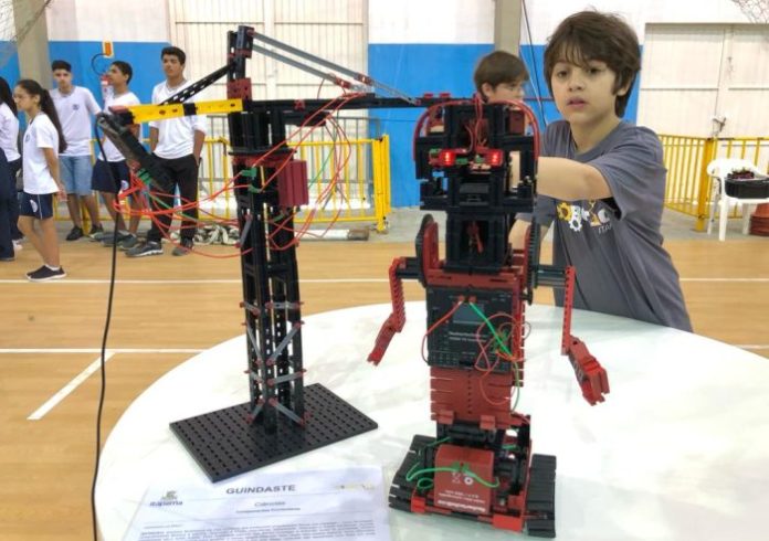 Inicia a programação da II Feira de Robótica da Rede Municipal de Ensino