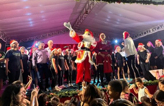 Porto Belo Celebra a chegada do Natal com brilho e alegria