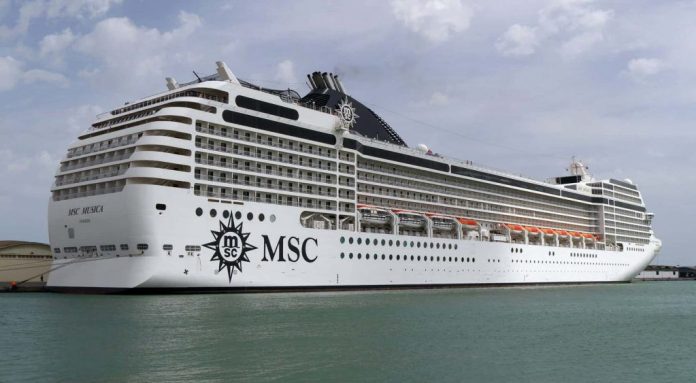 Navio MSC Musica chega a Balneário Camboriú nesta quinta-feira