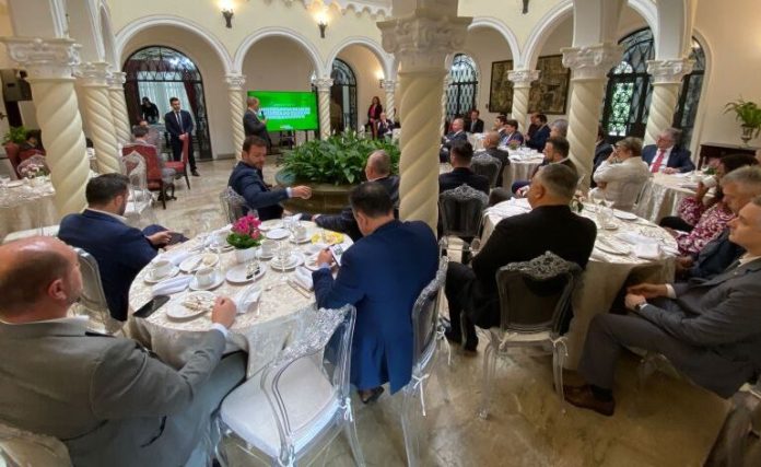 Pelo estado 06-12_ Projetos do governo tramitam na Alesc