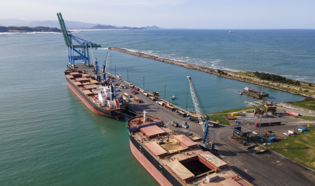 Porto de Imbituba comemora melhor novembro da história