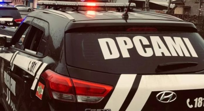 Homem enforca ex-companheira, descumpre medida protetiva e é preso no Norte de SC