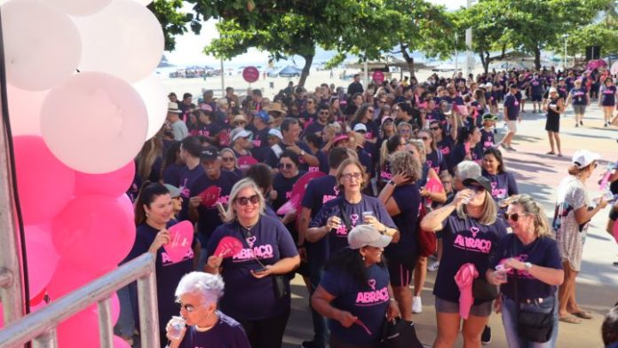 Cinco mil pessoas participaram da caminhada do mês da mulher