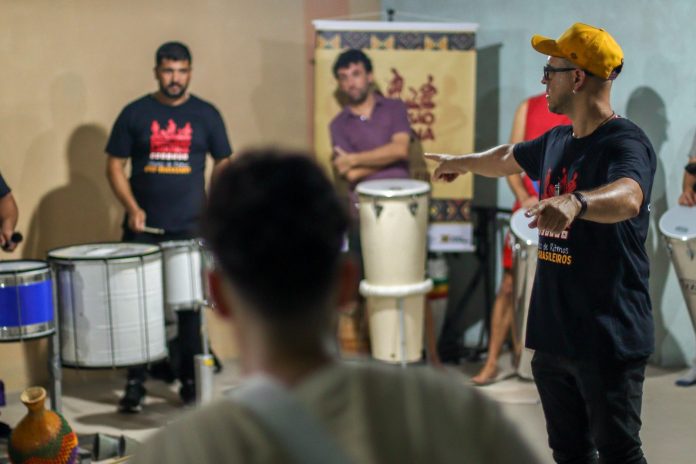 Oficinas de percussão gratuitas chegam a Bombinhas e Porto Belo
