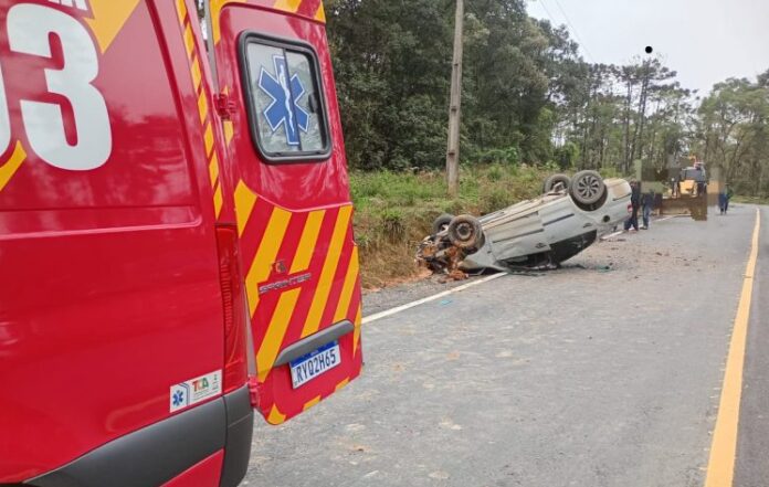 Acidente em Rio Negrinho deixa três feridos, incluindo criança de oito anos-