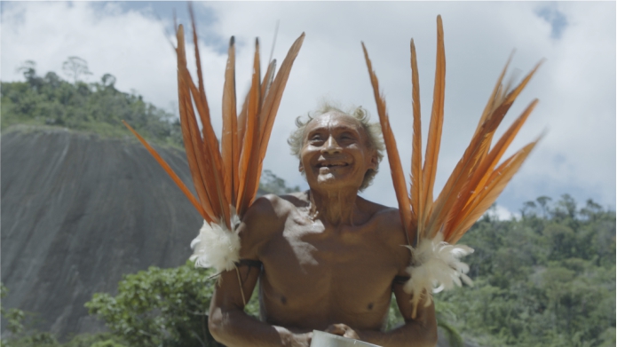 Premiado documentário brasileiro 'A Queda do Céu' abre o Festival de Cinema Ambiental de Garopaba