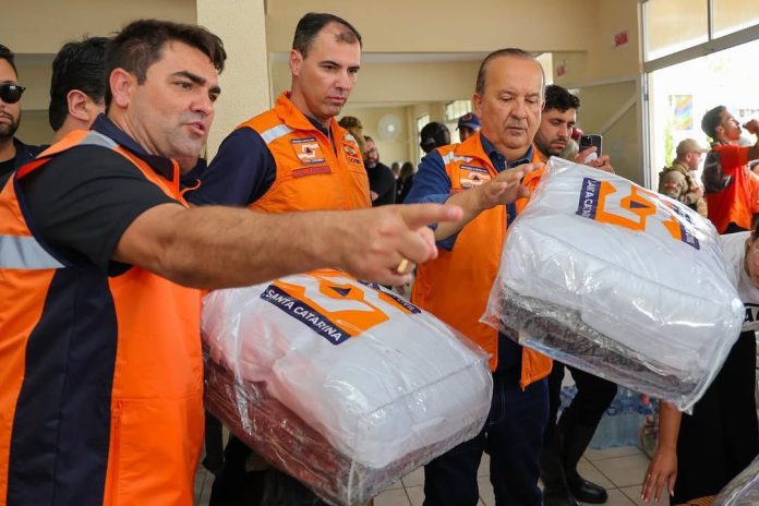 Estado mobiliza ajuda humanitária para cidades afetadas pelas chuvas em SC-