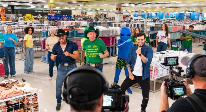 Havan lança paródia 'Descer pra Havan' com Luciano Hang e dupla Brenno e Matheus