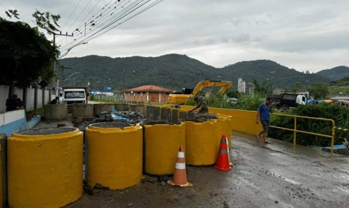 Ponte da Rua 708 no Bairro Várzea é liberada para veículos leves e ambulâncias