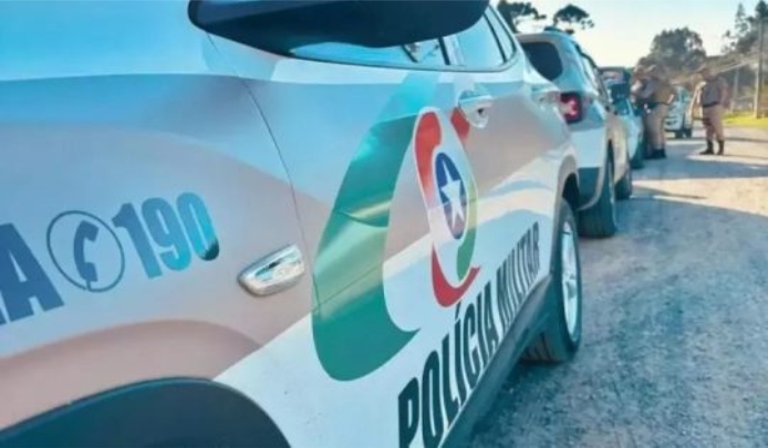 Fiat Fiorino furtada é encontrada abandonada em Itapema