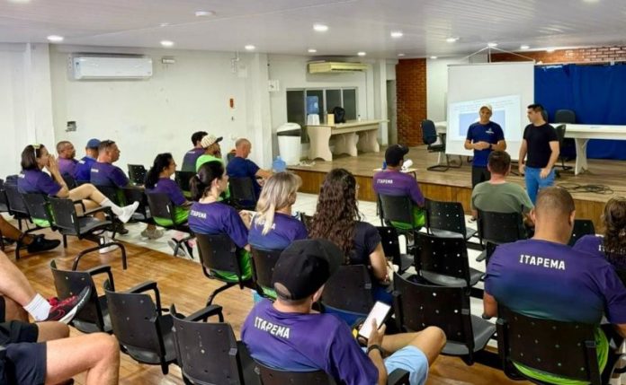 Professores de escolinhas esportivas em Itapema recebem capacitação emergencial